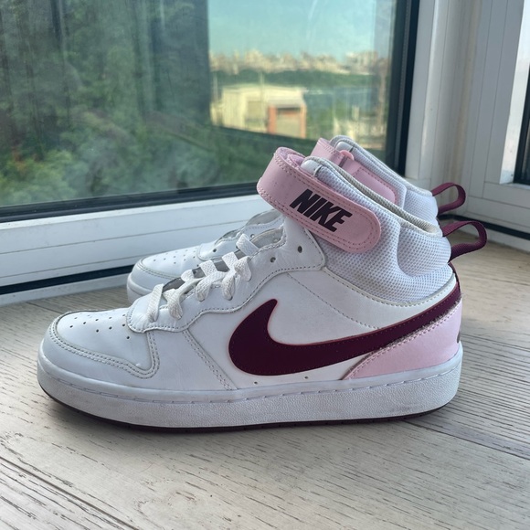 Nike dunks mid size 6Y pink! - Picture 2 of 9